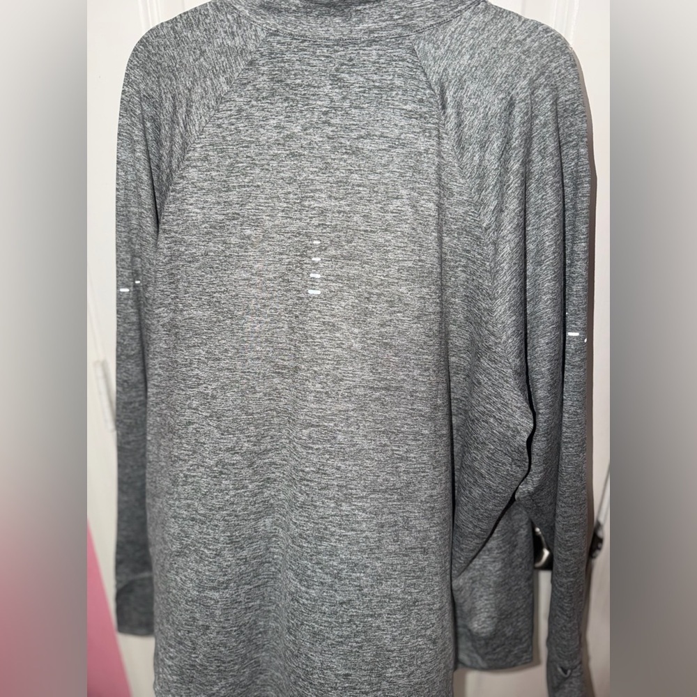 Nike Swift Women's Dri-FIT UV 1/4-Zip Running Top XXL - Picture 5 of 7